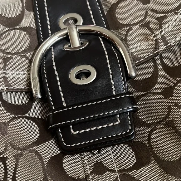 Coach classic signature C brown with brown leather shoulder bag EUC - Picture 2 of 6